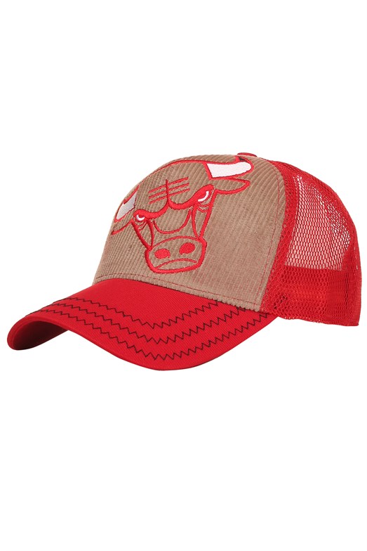 Kırmızı Boğa Desenli Şapka